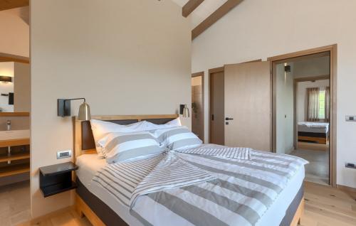 cli532_bed_13